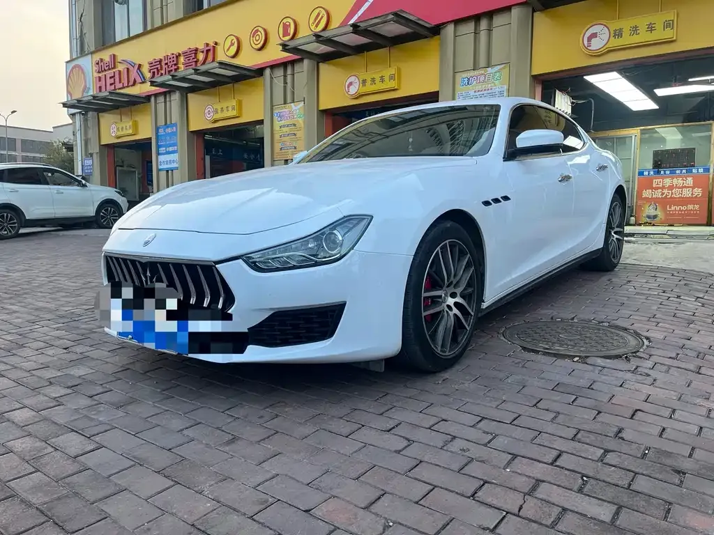Maserati Ghibli — фото 1