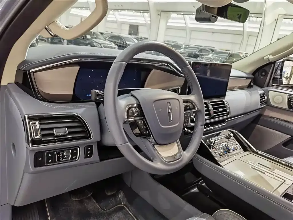 Lincoln Navigator — фото 10