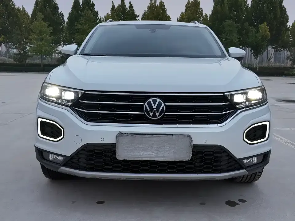 Volkswagen T-Roc — фото 1