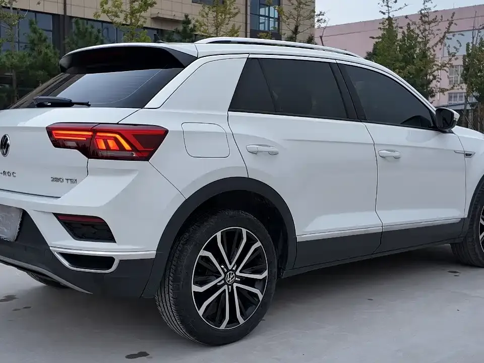 Volkswagen T-Roc — фото 5