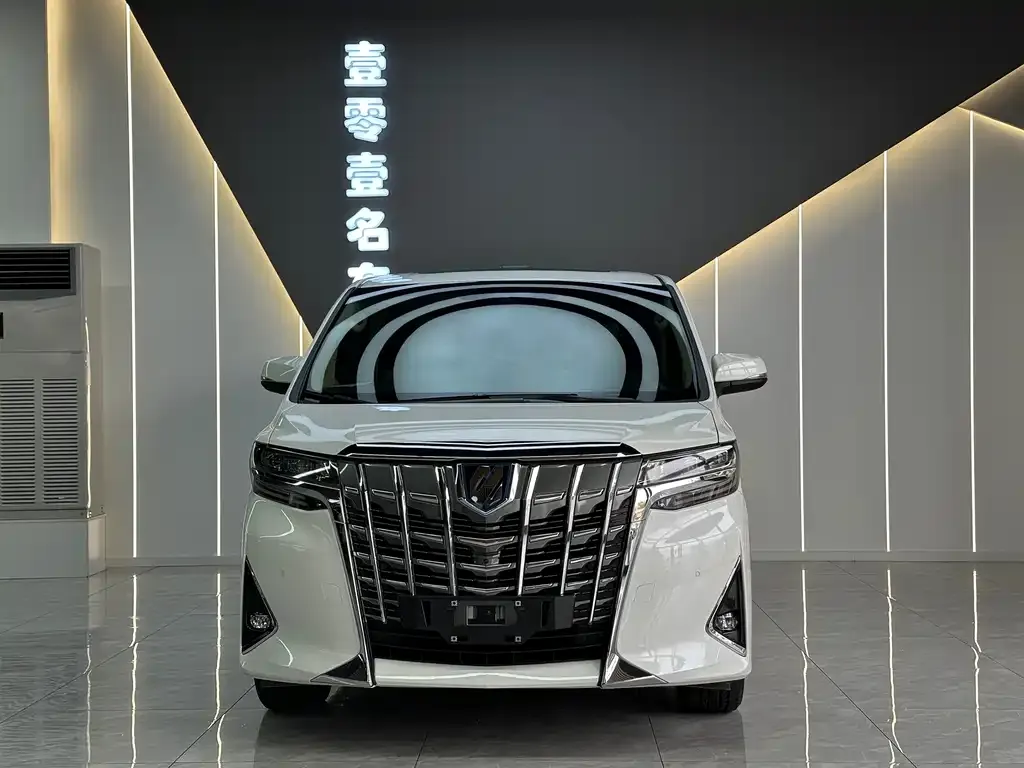 Toyota Alphard — фото 2
