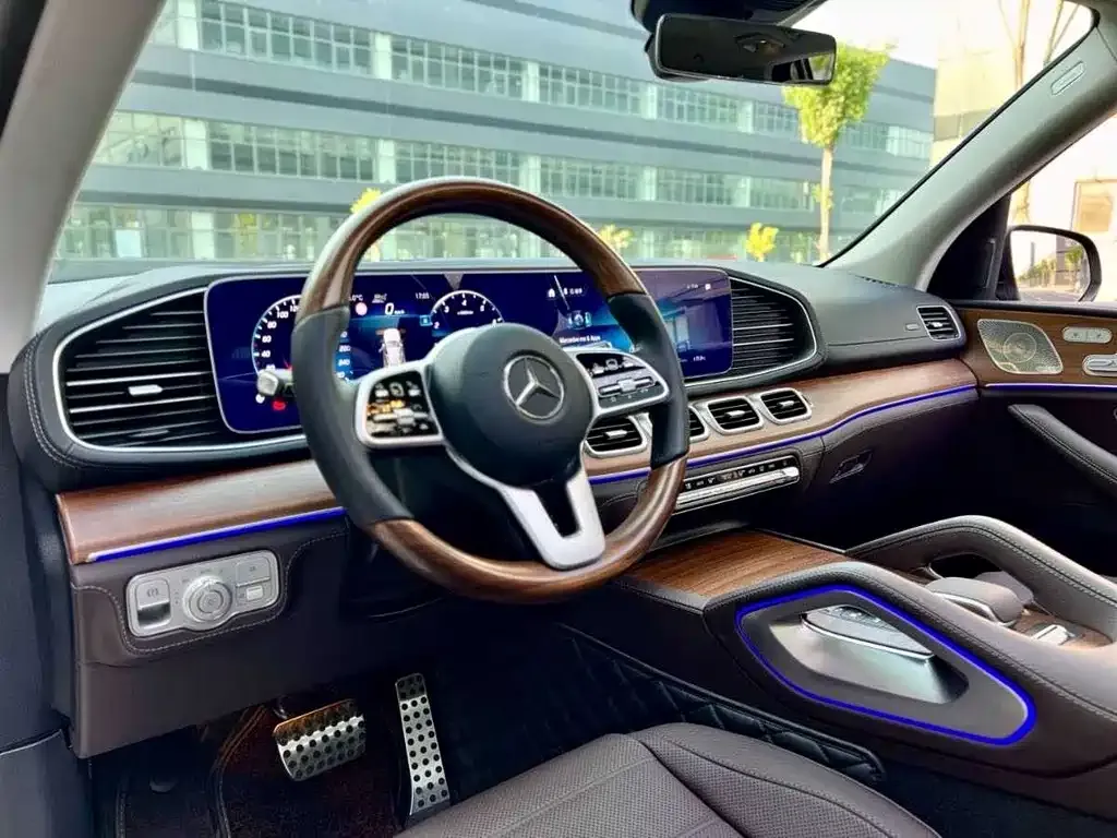 Mercedes-Benz GLS — фото 7