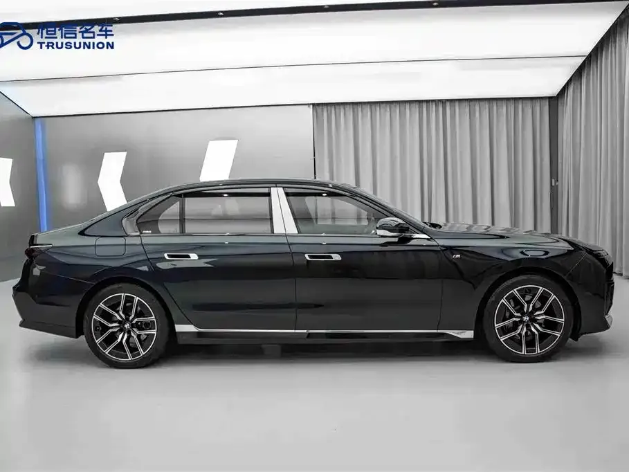 BMW 7 Series — фото 4