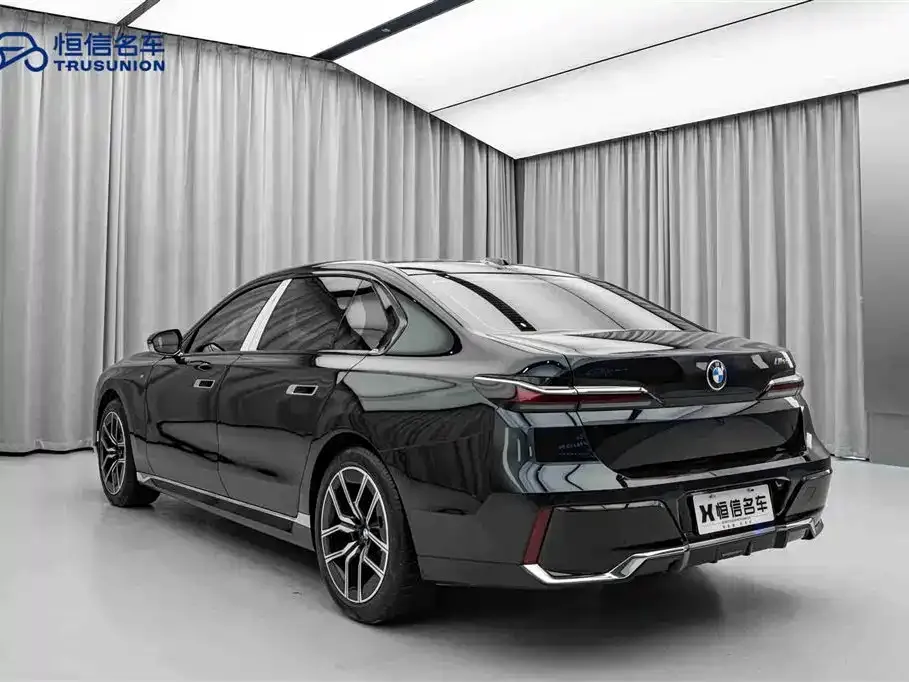BMW 7 Series — фото 7
