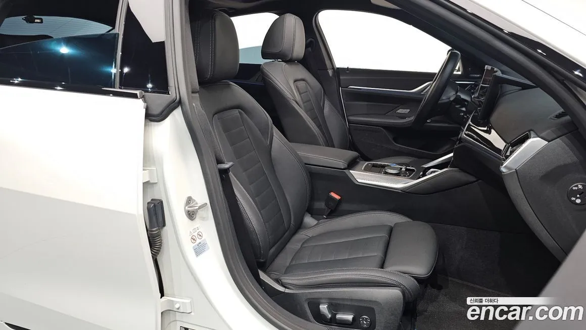 BMW i4 — фото 10