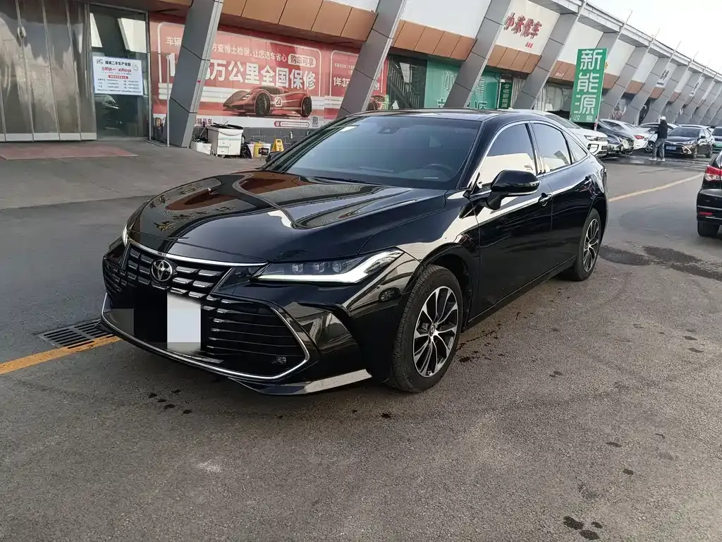 Toyota Avalon — фото 1