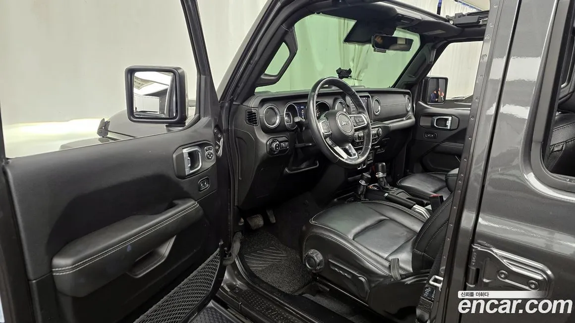 Jeep Wrangler — фото 10