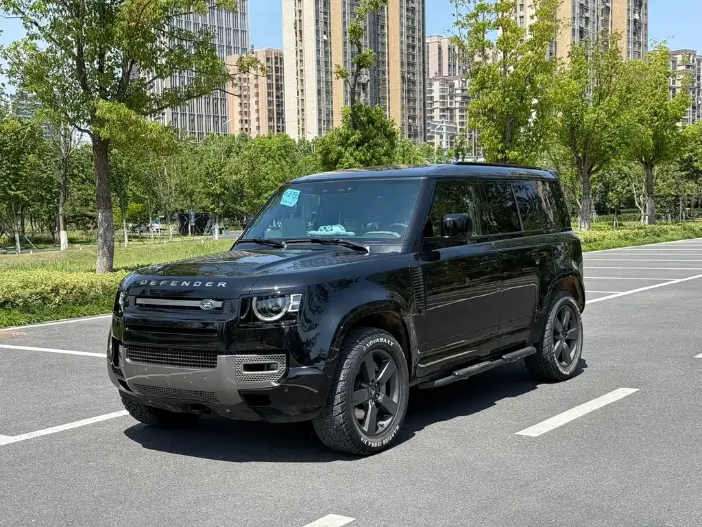 Land Rover Defender — фото 1