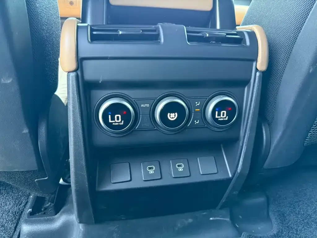 Land Rover Defender — фото 10