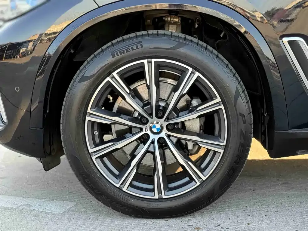 BMW X5 — фото 10