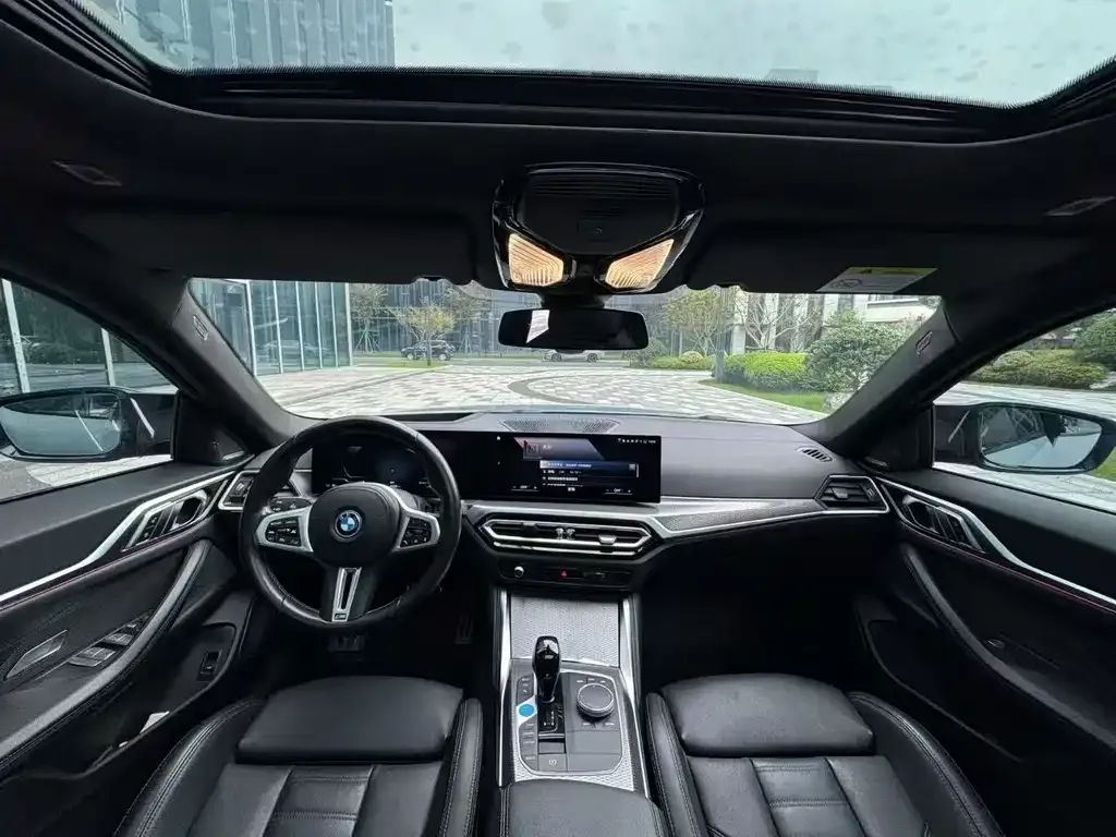 BMW i4 — фото 5