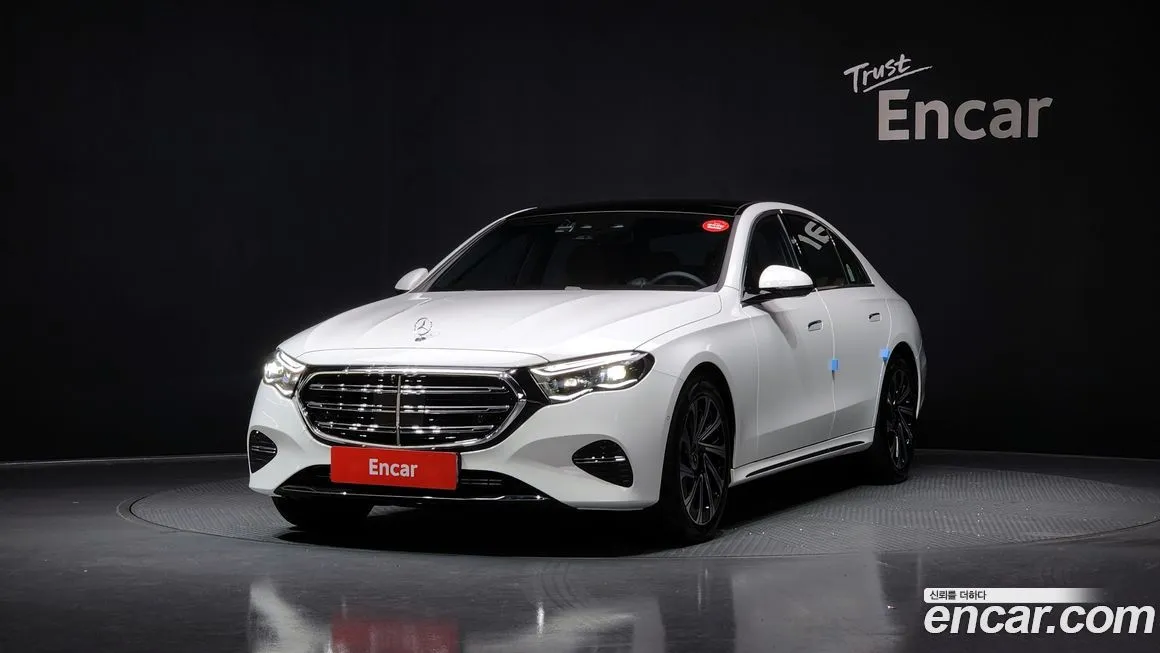Mercedes-Benz E-Class — фото 1