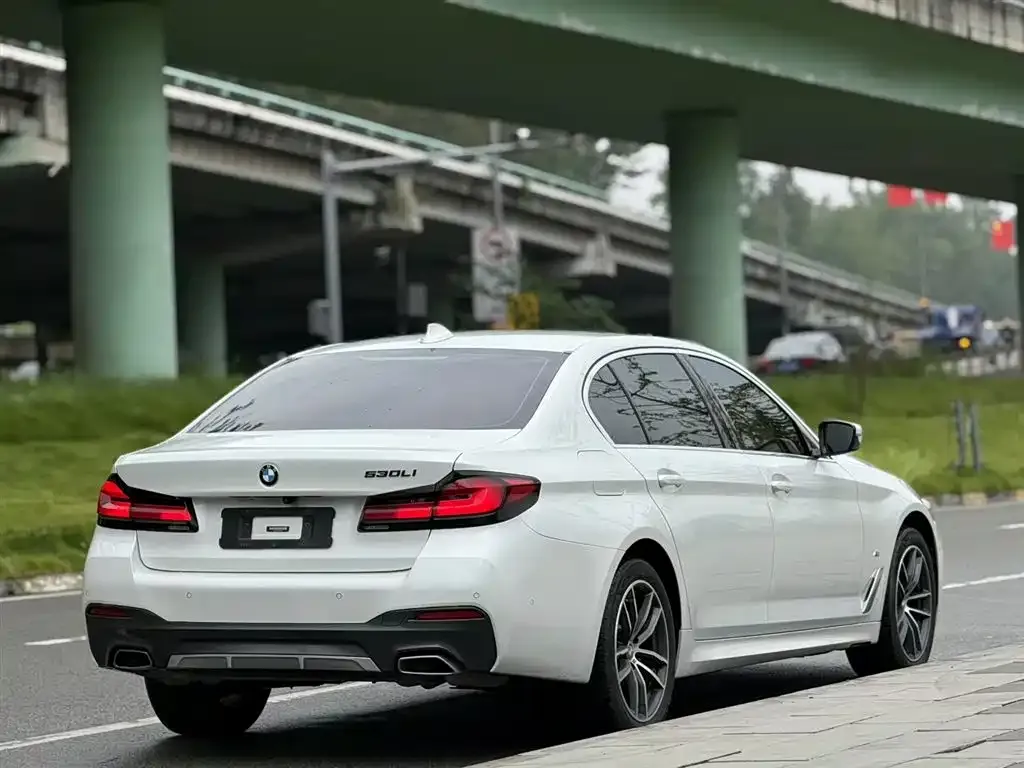 BMW 5 Series — фото 4