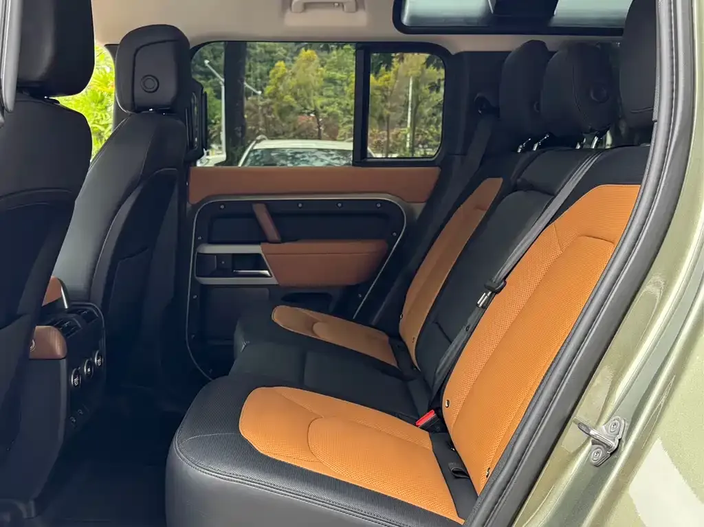 Land Rover Defender — фото 10