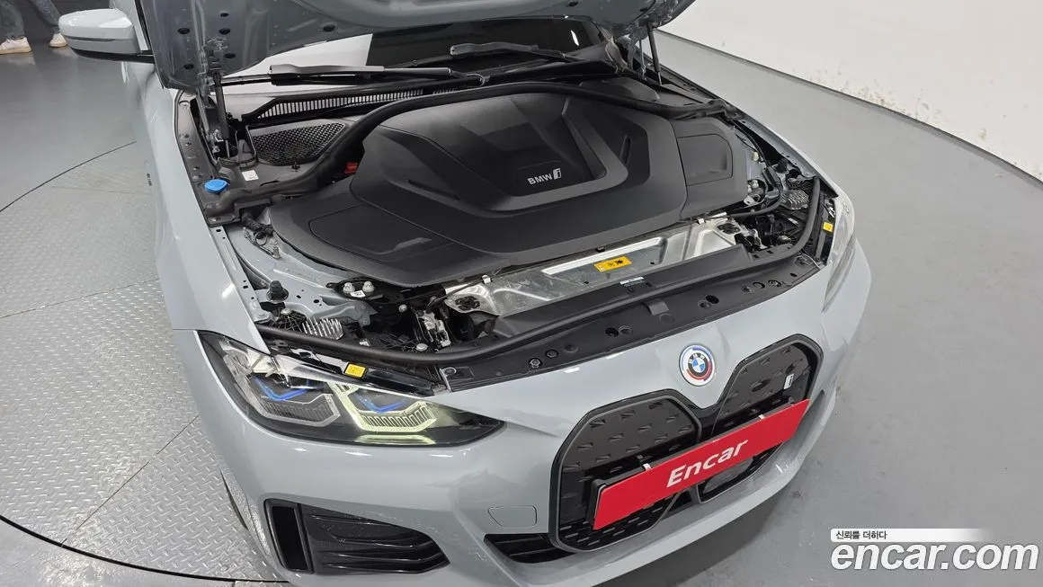 BMW i4 — фото 6