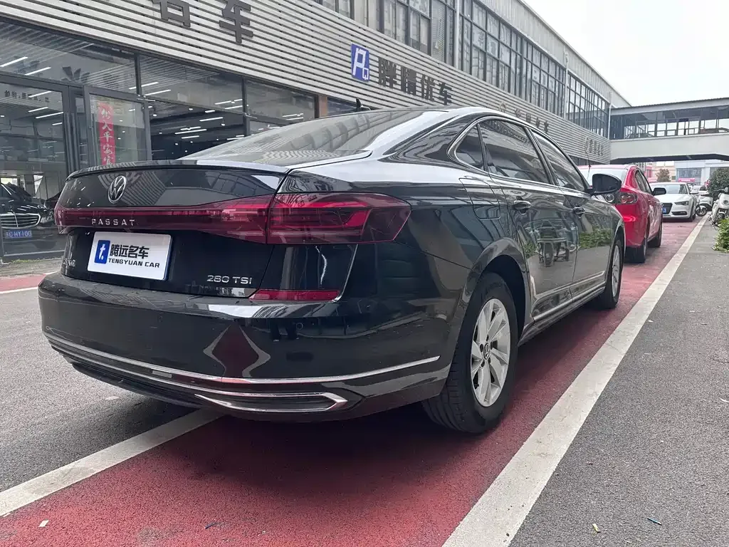 Volkswagen Passat — фото 10