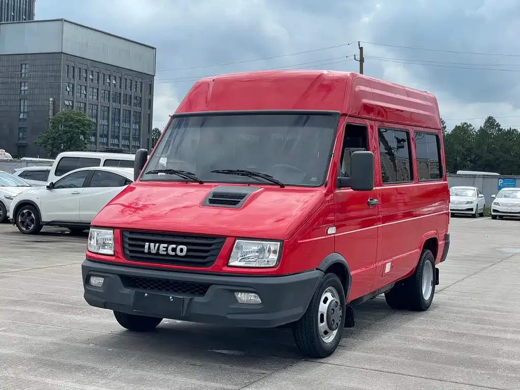 IVECO Daily — фото 1
