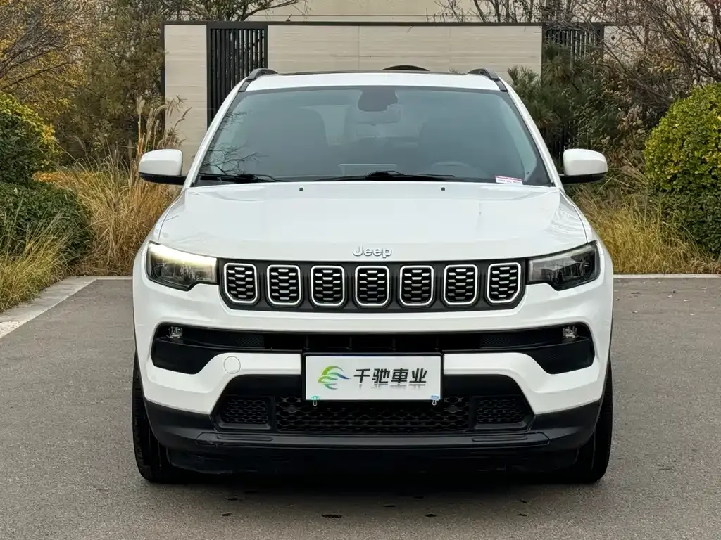 Jeep Compass — фото 2