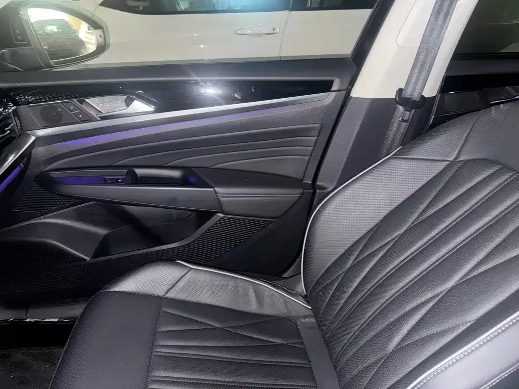 Volkswagen Passat — фото 8