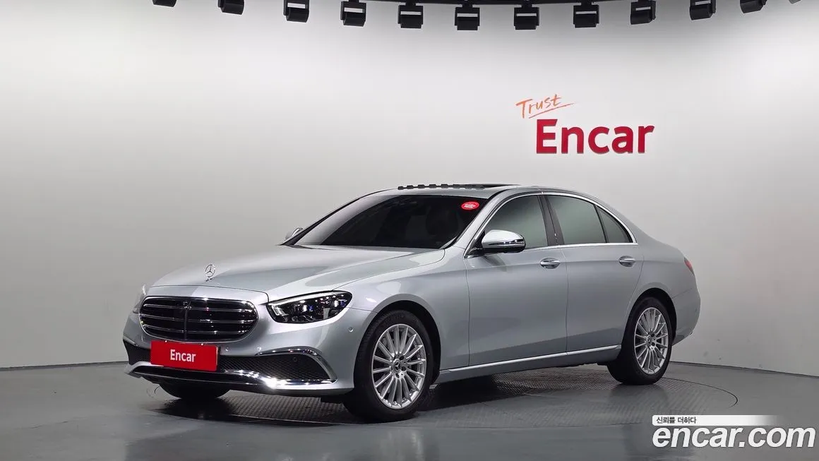 Mercedes-Benz E-Class — фото 1