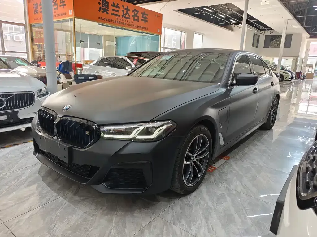 BMW 5 Series New Energy — фото 1