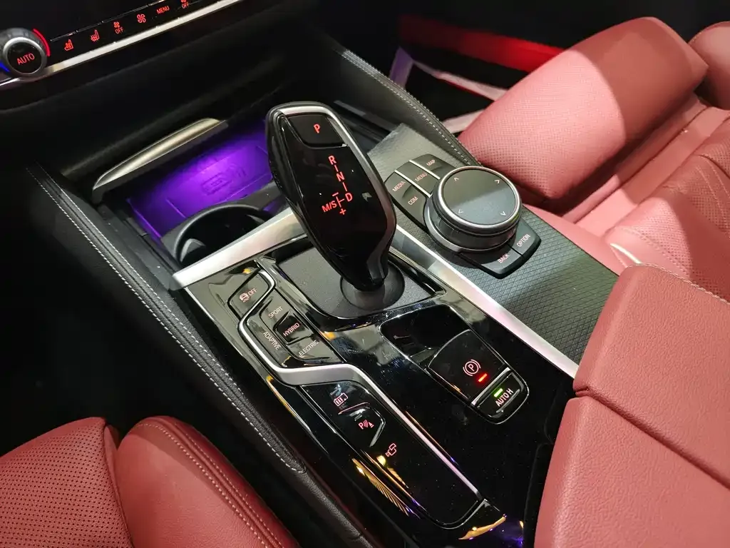 BMW 5 Series New Energy — фото 10