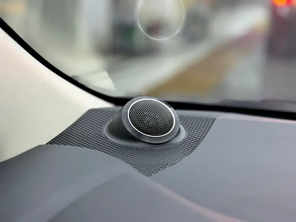 Toyota Corolla — фото 10