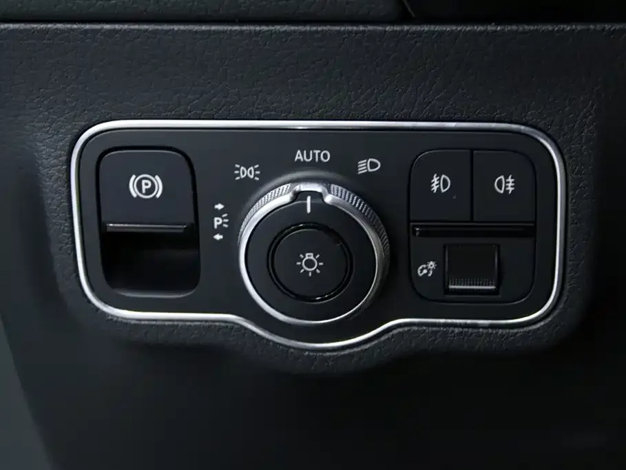 Mercedes-Benz GLA — фото 10