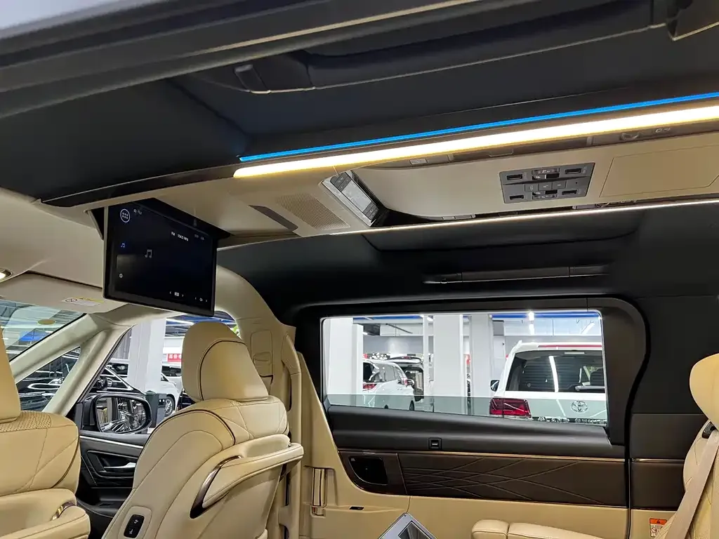 Toyota Vellfire — фото 10