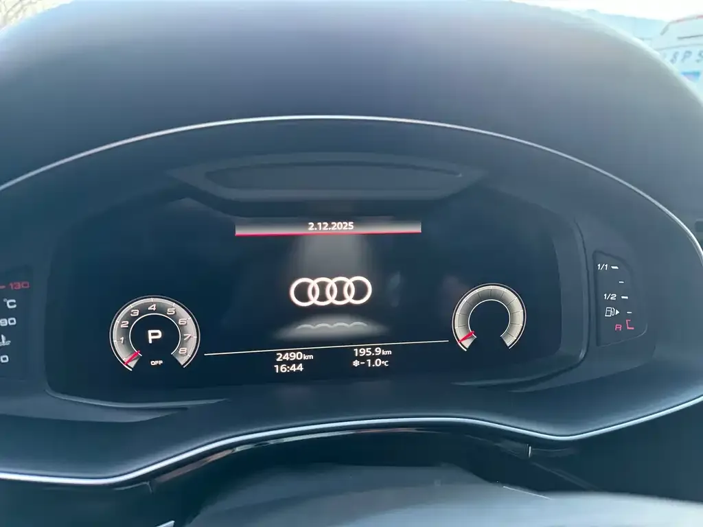 Audi SQ7 — фото 10