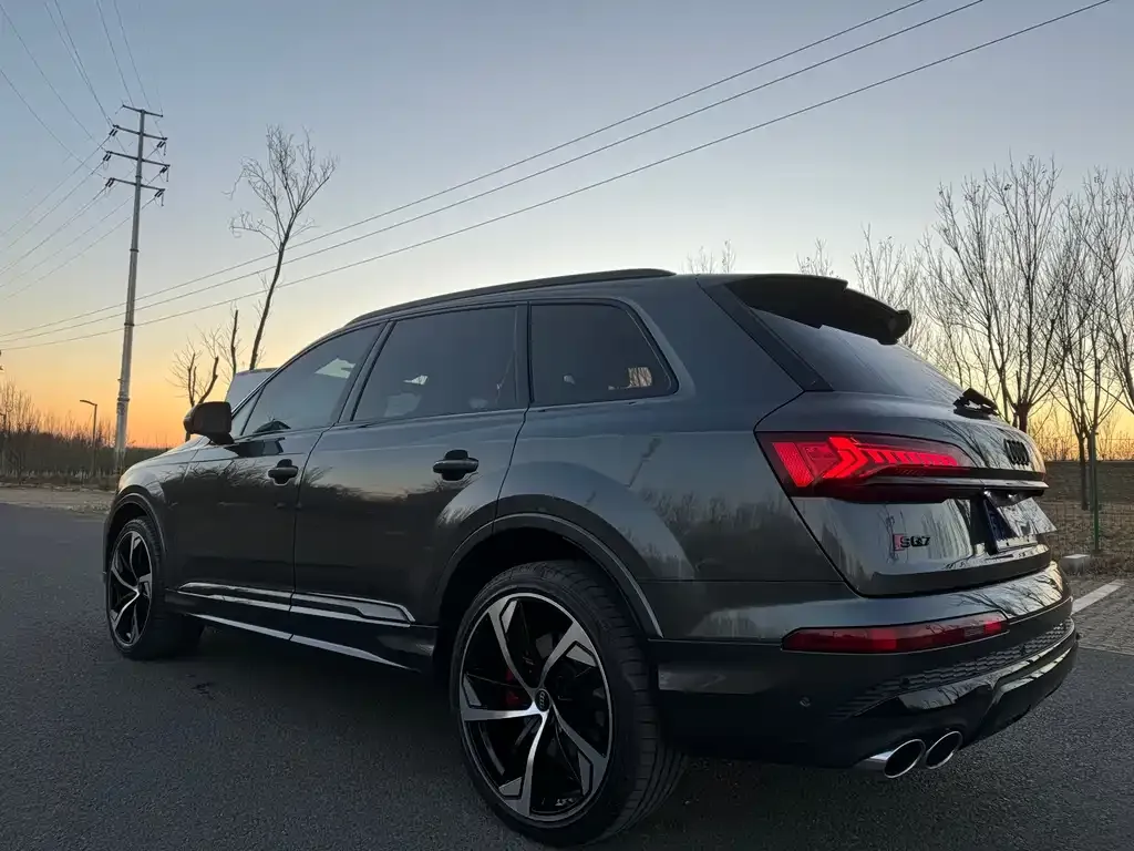 Audi SQ7 — фото 5