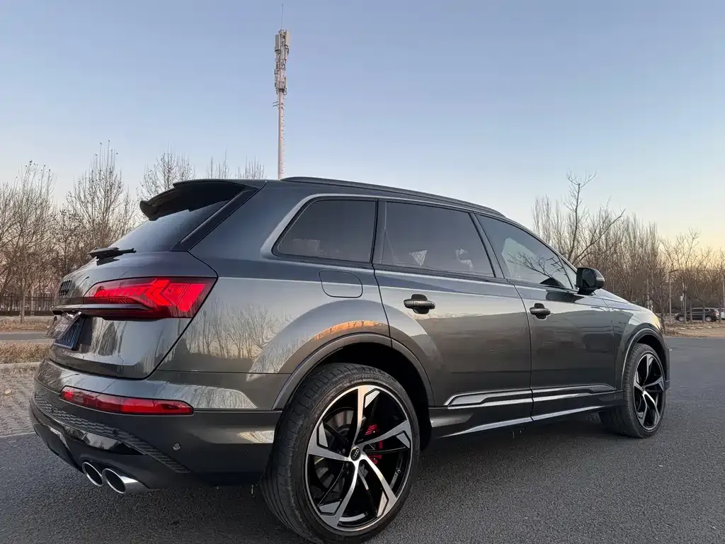 Audi SQ7 — фото 6