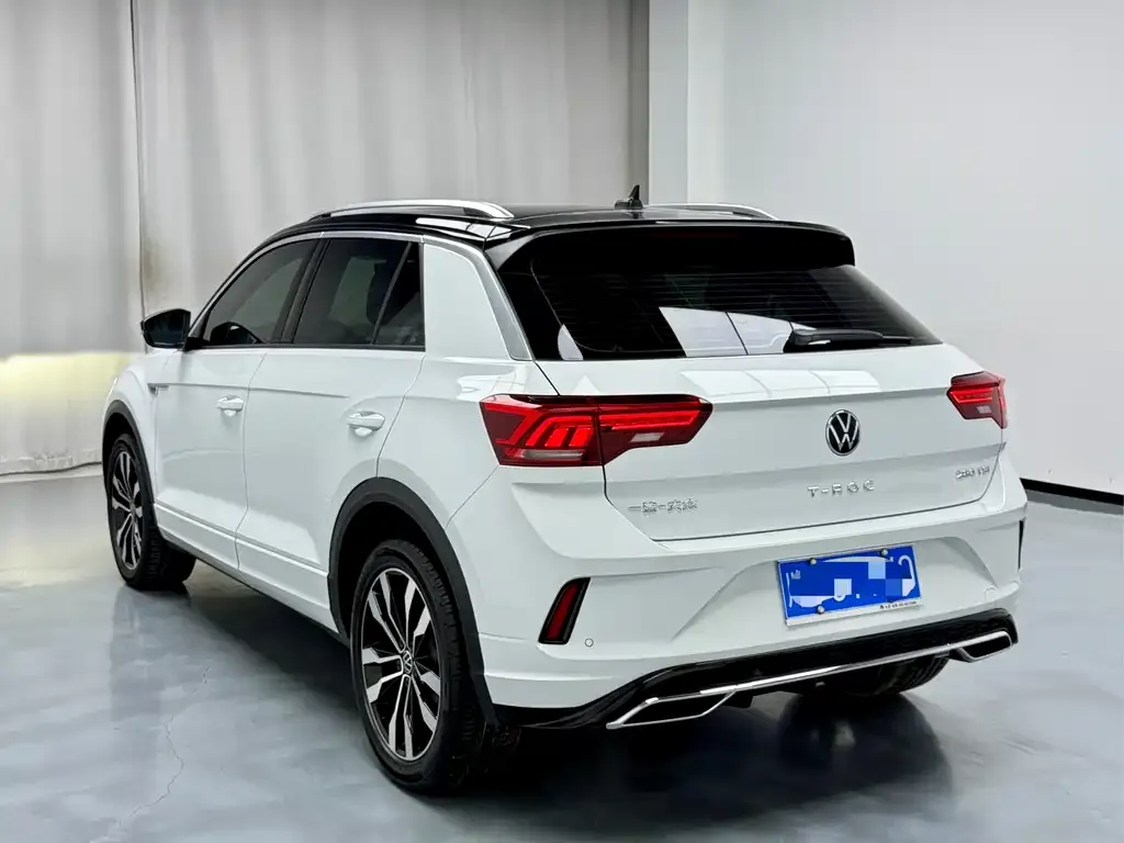 Volkswagen T-Roc — фото 10