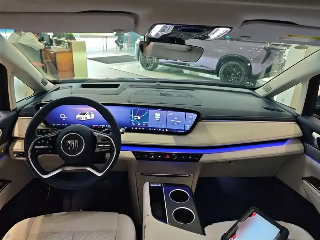 Buick GL8 Hybrid — фото 10