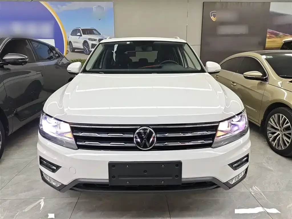 Volkswagen Tiguan L — фото 3