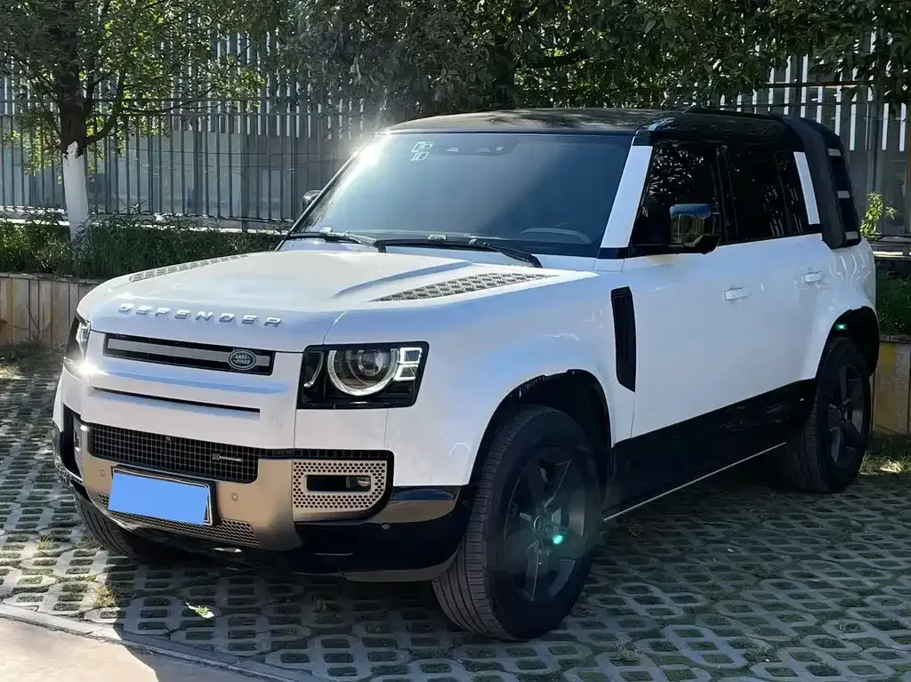 Land Rover Defender — фото 1