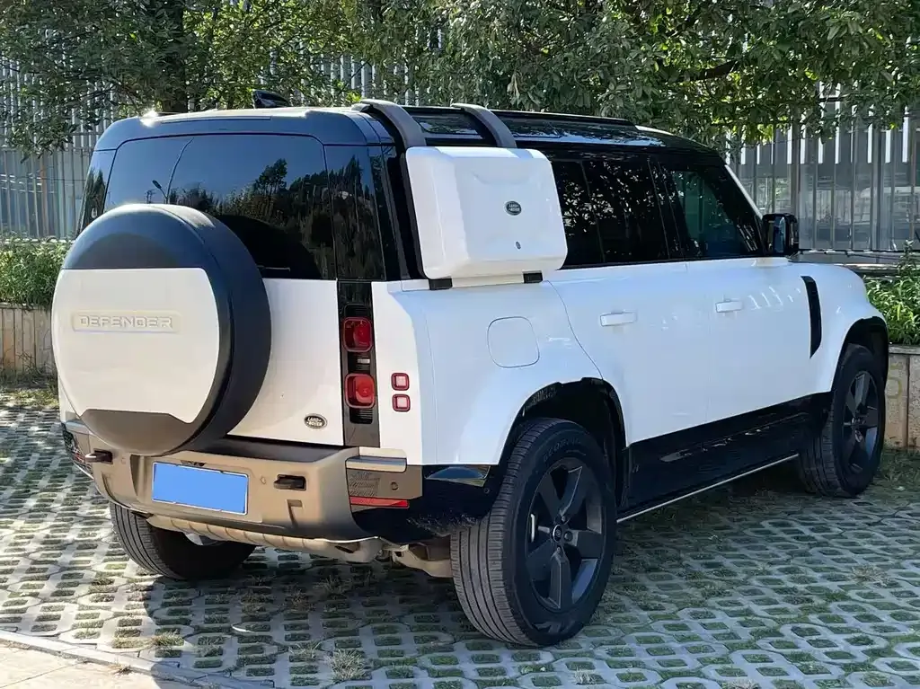 Land Rover Defender — фото 4
