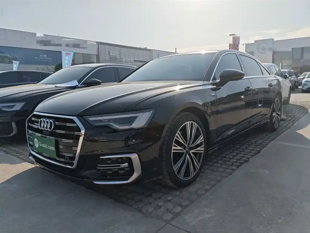 Audi A6L — фото 1