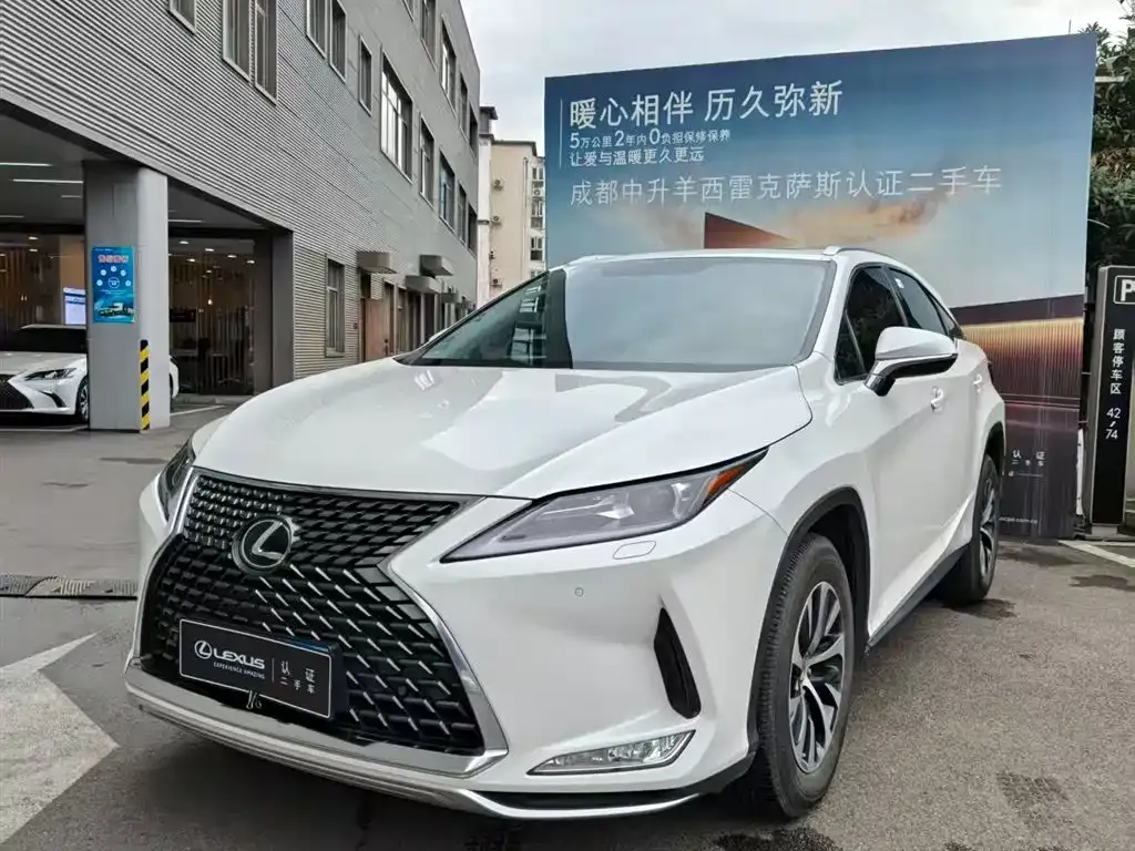 Lexus RX — фото 1