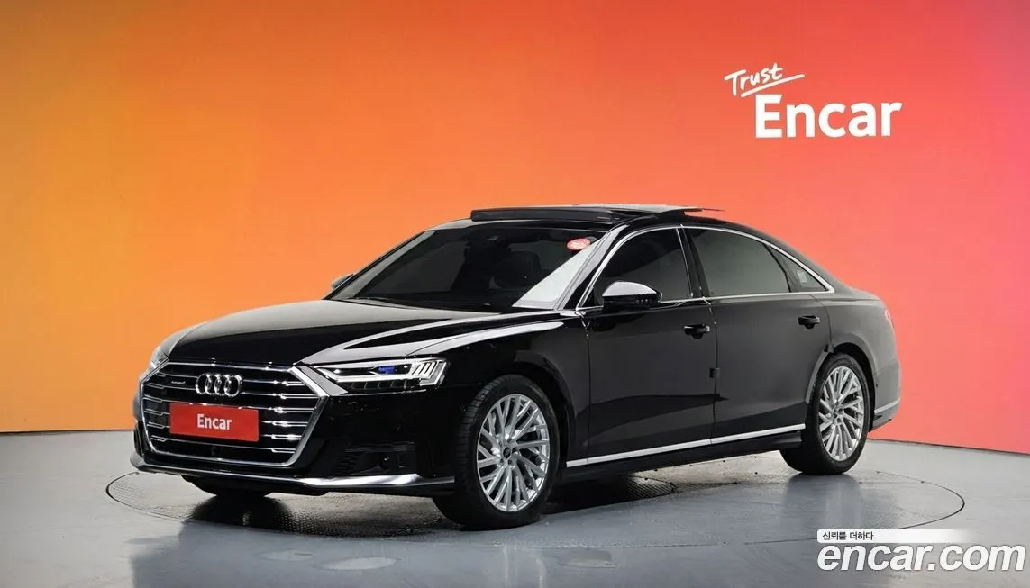 Audi A8 — фото 1