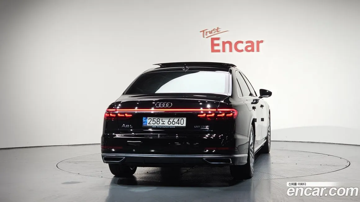 Audi A8 — фото 4