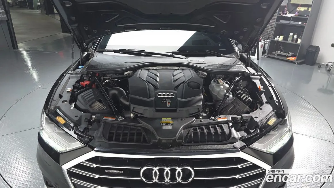 Audi A8 — фото 6