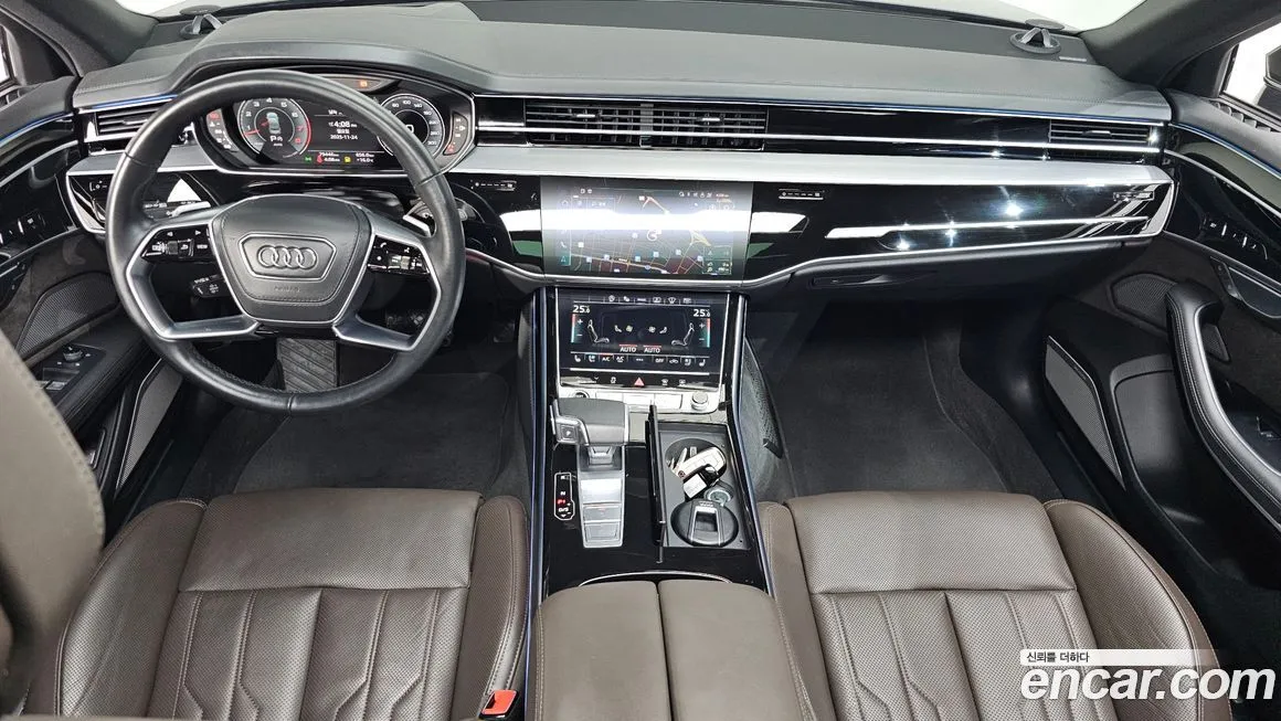 Audi A8 — фото 7