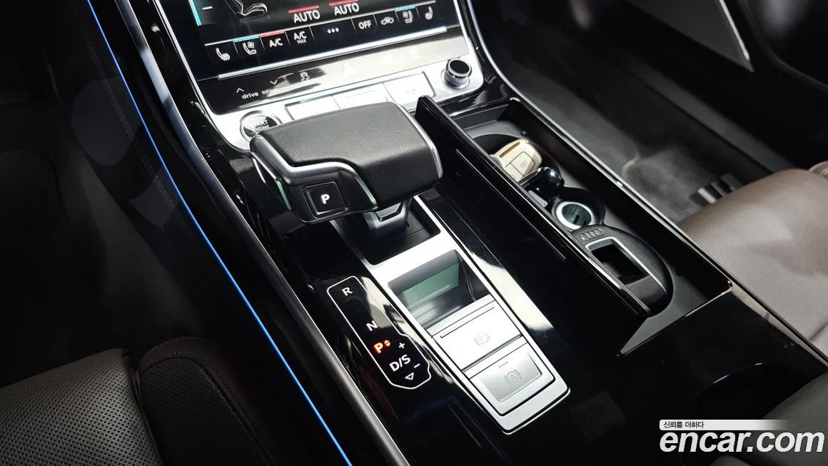 Audi A8 — фото 9