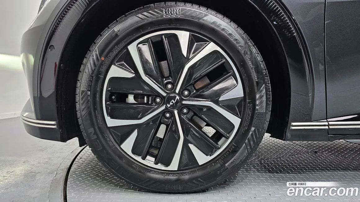 Kia EV6 — фото 5