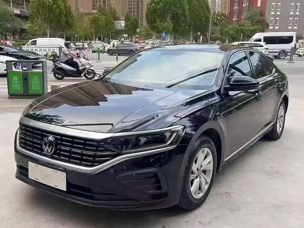 Volkswagen Passat — фото 1