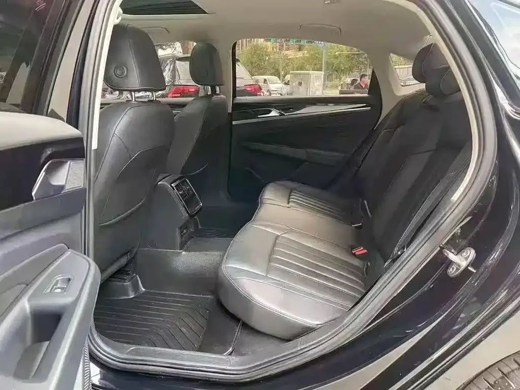 Volkswagen Passat — фото 5
