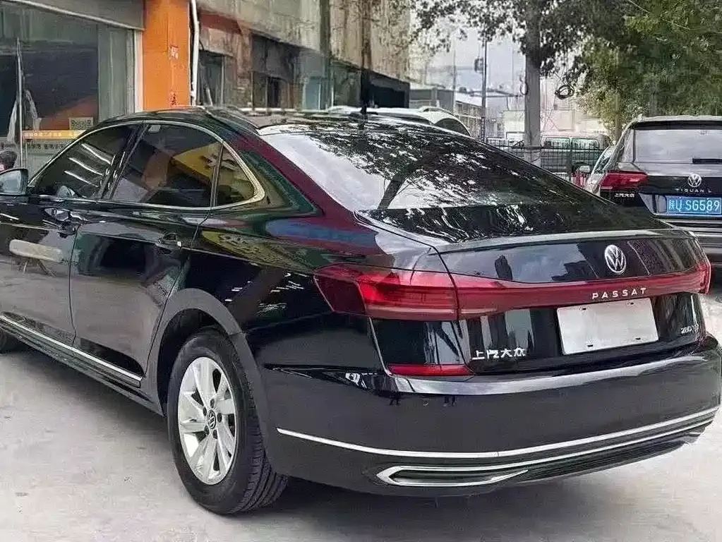 Volkswagen Passat — фото 8