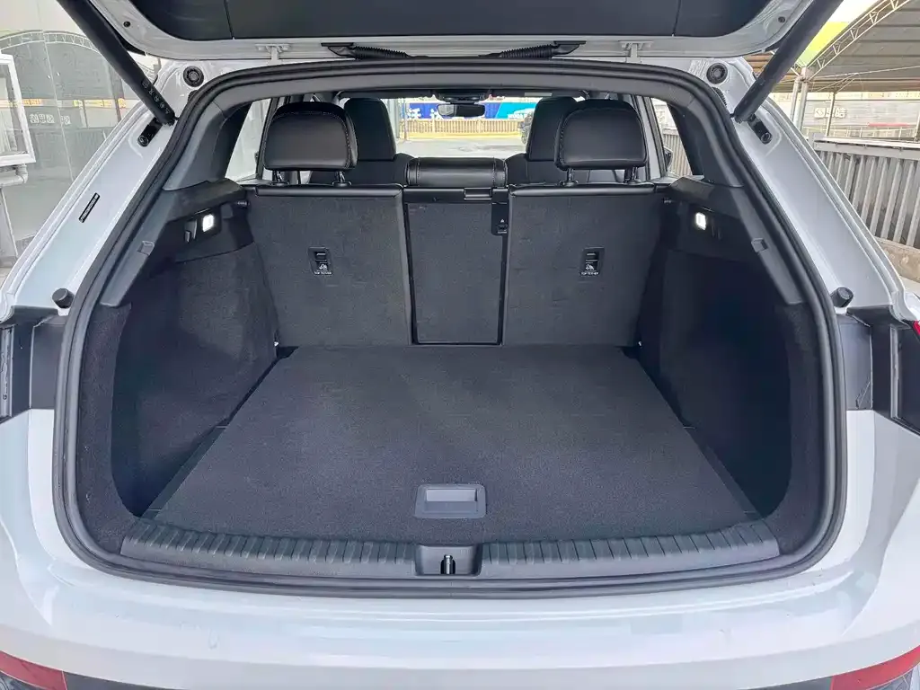 Audi Q4 e-tron — фото 10