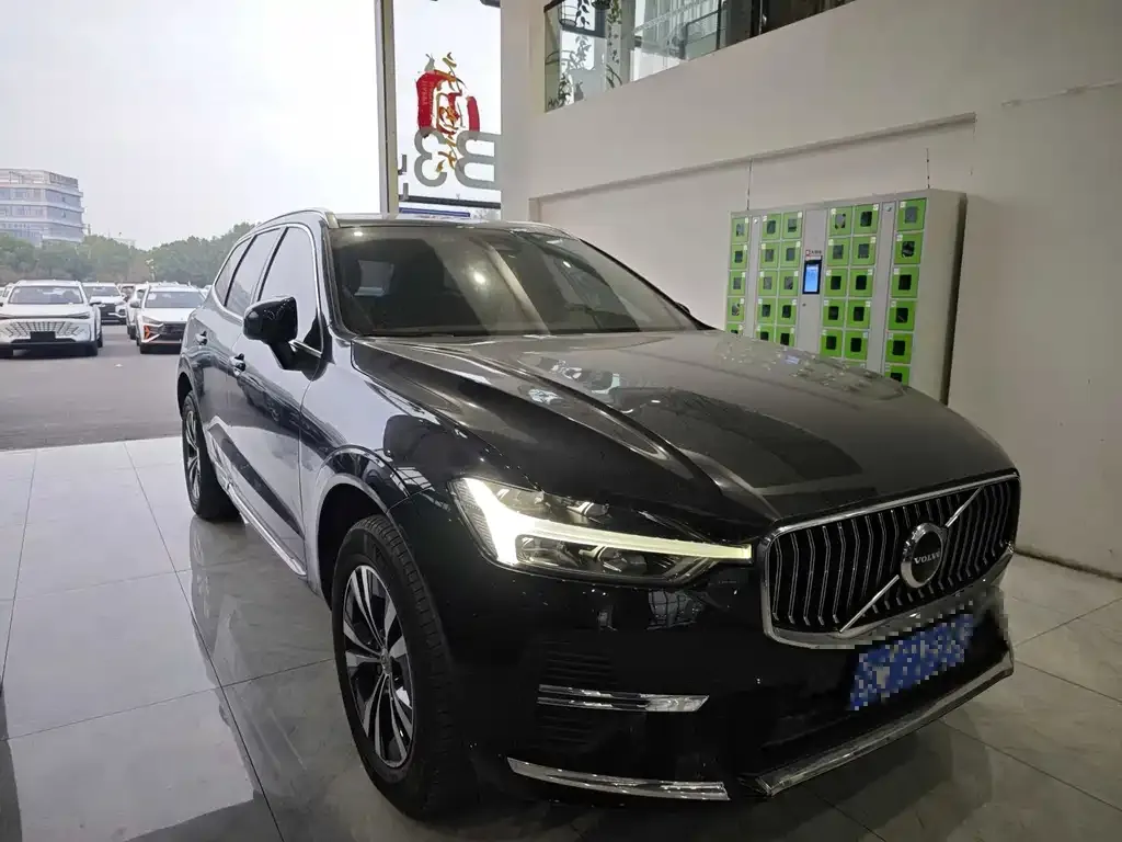 Volvo XC60 — фото 10